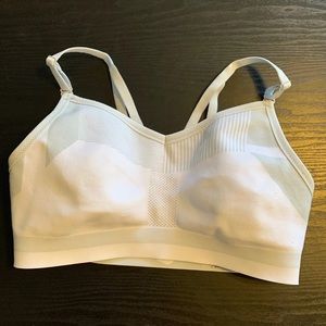 Nike sports bra FENOM large